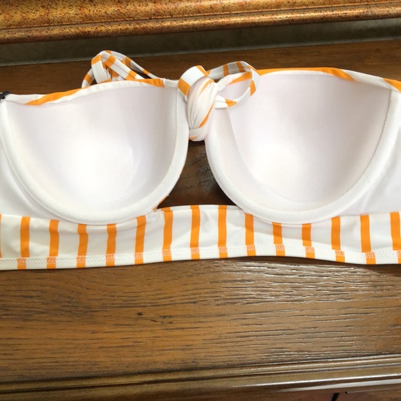 New women’s bathing suit top. Size 34D. White with orange stripes. Double strap. - Picture 4 of 10